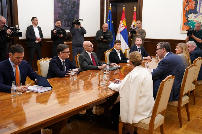 КОНСУЛТАЦИЈЕ СА СНС-ОМ