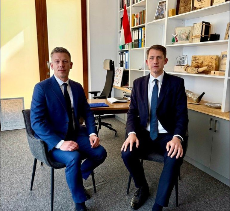 МАЂАР И ПАСТОР