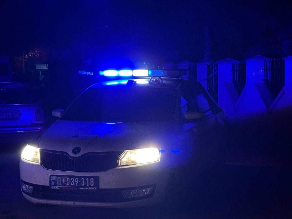 ПОЛИЦИЈСКИ АУТОМОБИЛ