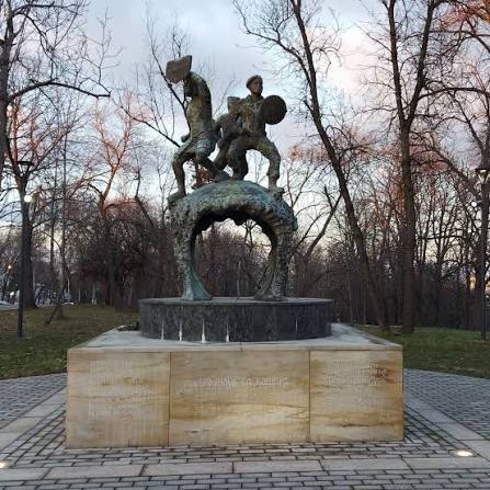 СПОМЕНИК ЈУНАЦИМА СА КОШАРА