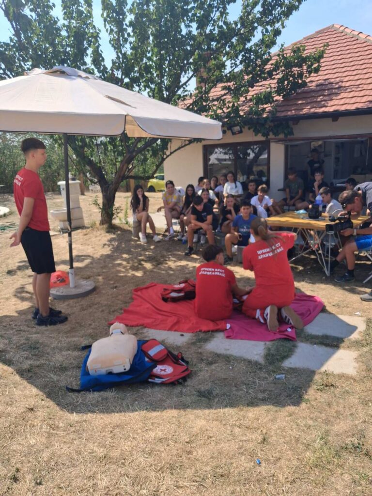 Црвени крст Аранђеловац одржао едукативне радионице на кампу „Излазак“ на Букуљи